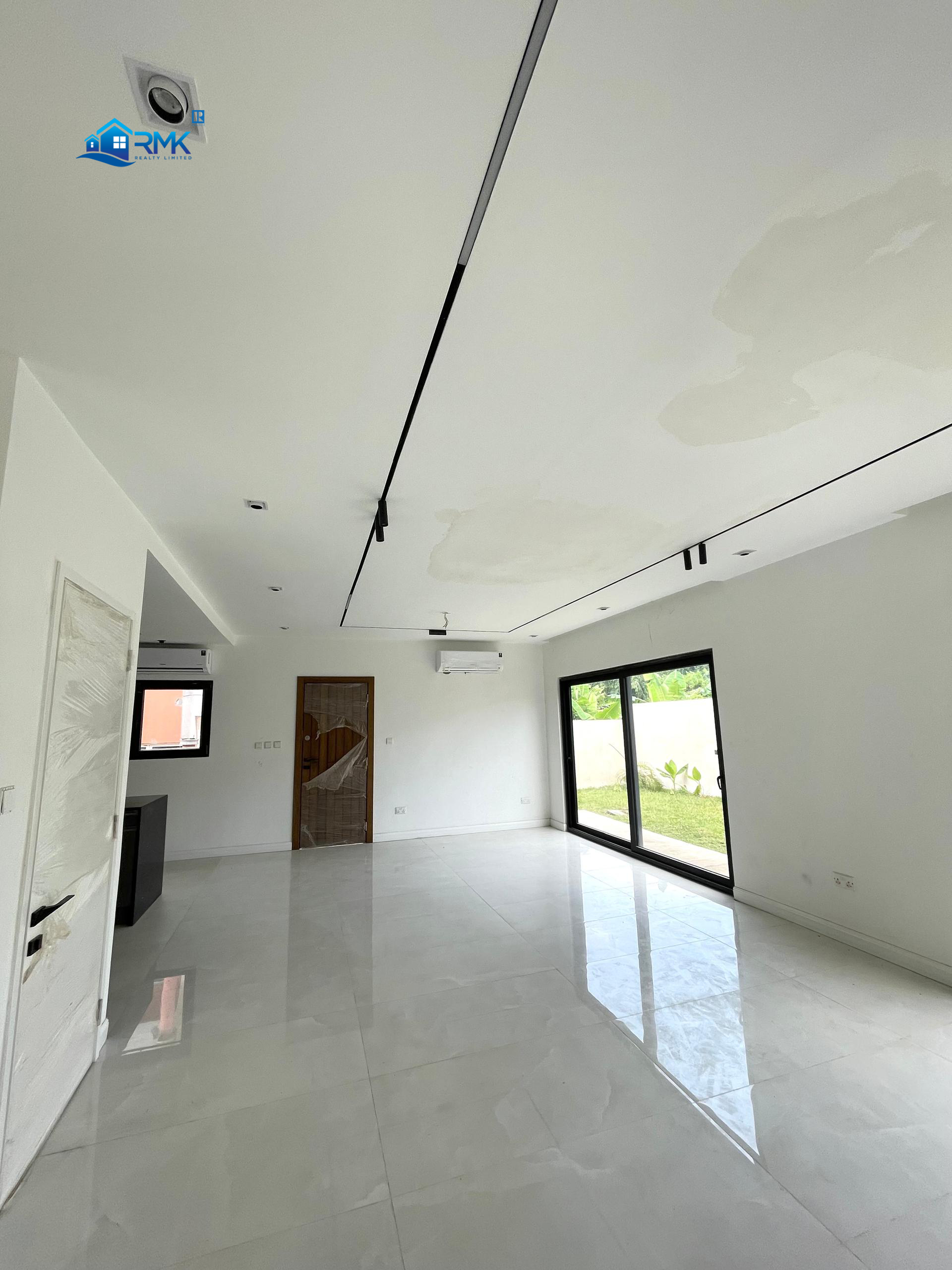 IMG-20250731-WA0005 Elegant 4-Bedroom Townhouse in Cantonments for Sale