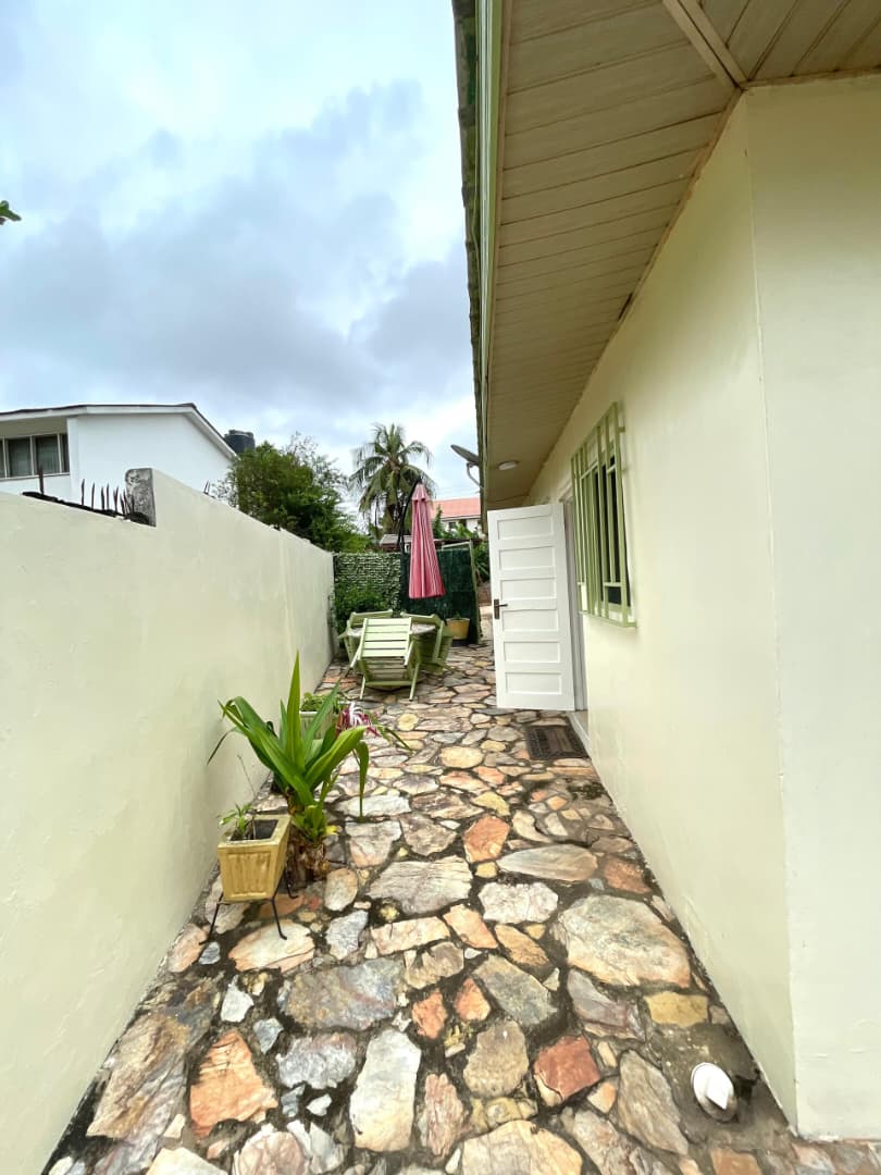 IMG-20250818-WA0006 Spacious 5-bedroom house up for sale in Kanda, Accra