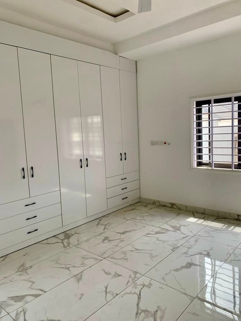 WhatsApp Image 2026-01-21 at 12.17.25 (4) Luxurious 3-Storey 5-Bedroom House for Sale at Achimota, Accra