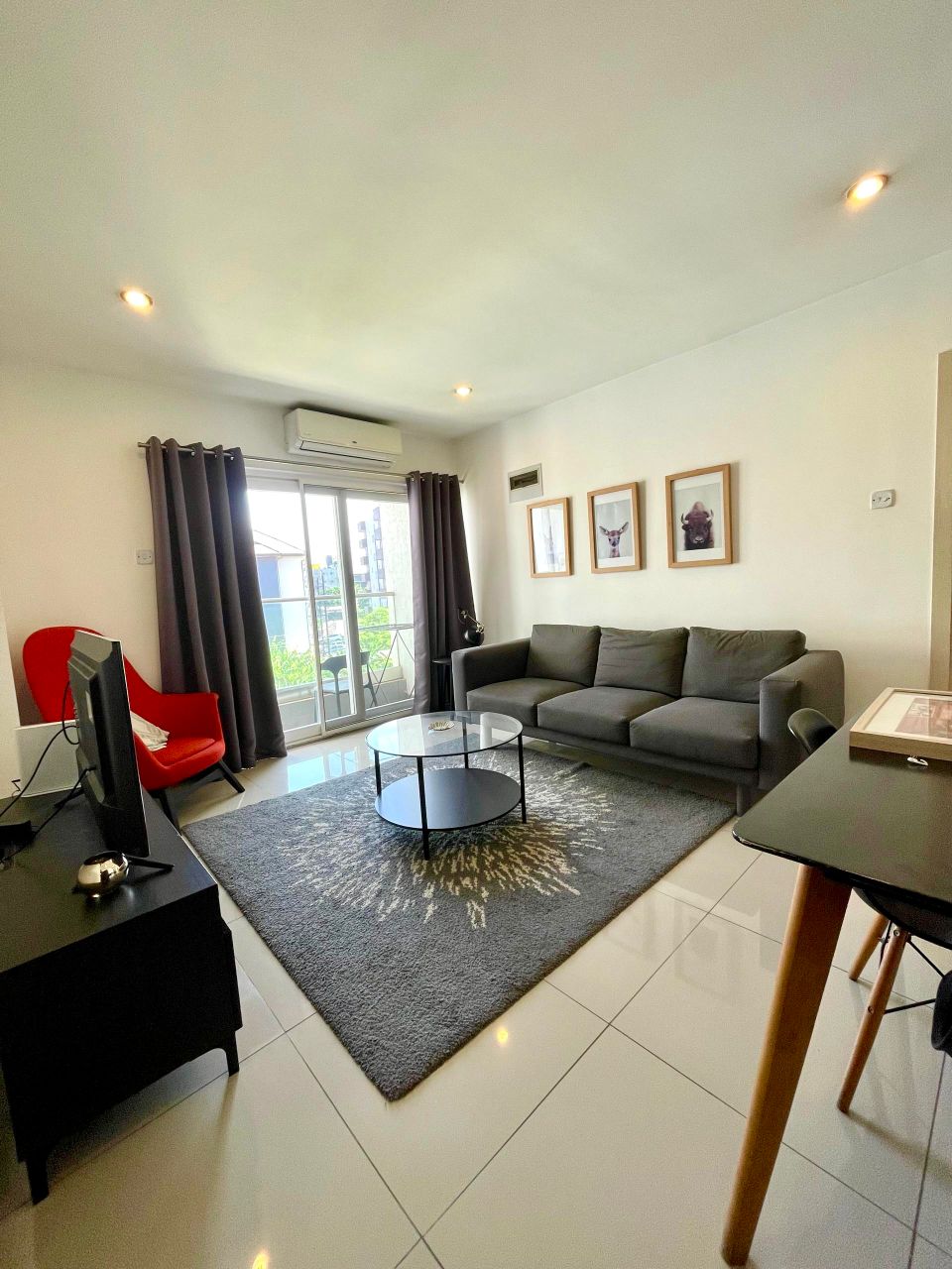 WhatsApp Image 2026-04-27 at 14.02.55 (1) 1-Bedroom Investment Unit for Sale – The Gallery Apartments