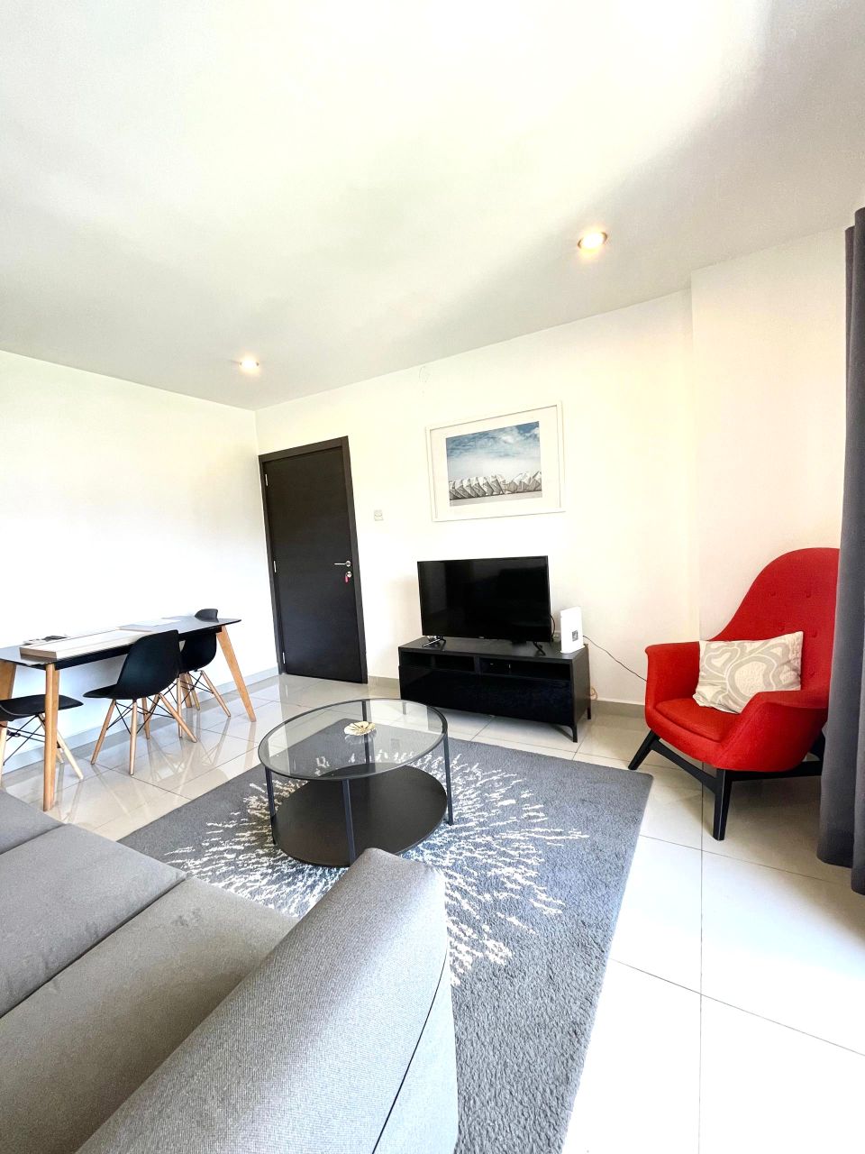 WhatsApp Image 2026-04-27 at 14.02.55 (2) 1-Bedroom Investment Unit for Sale – The Gallery Apartments