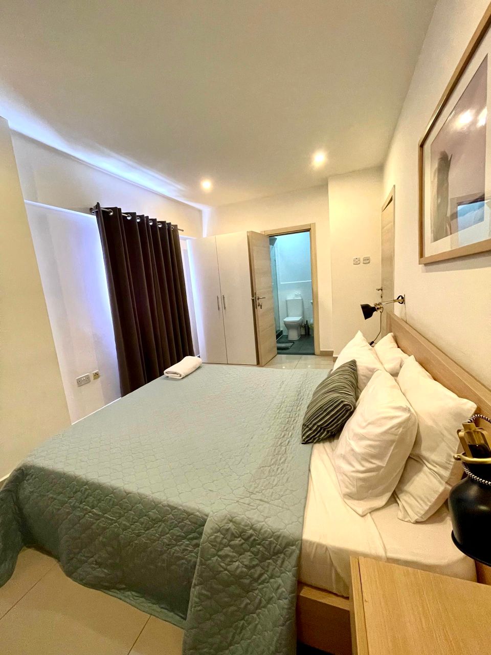 WhatsApp Image 2026-04-27 at 14.02.56 (3) 1-Bedroom Investment Unit for Sale – The Gallery Apartments