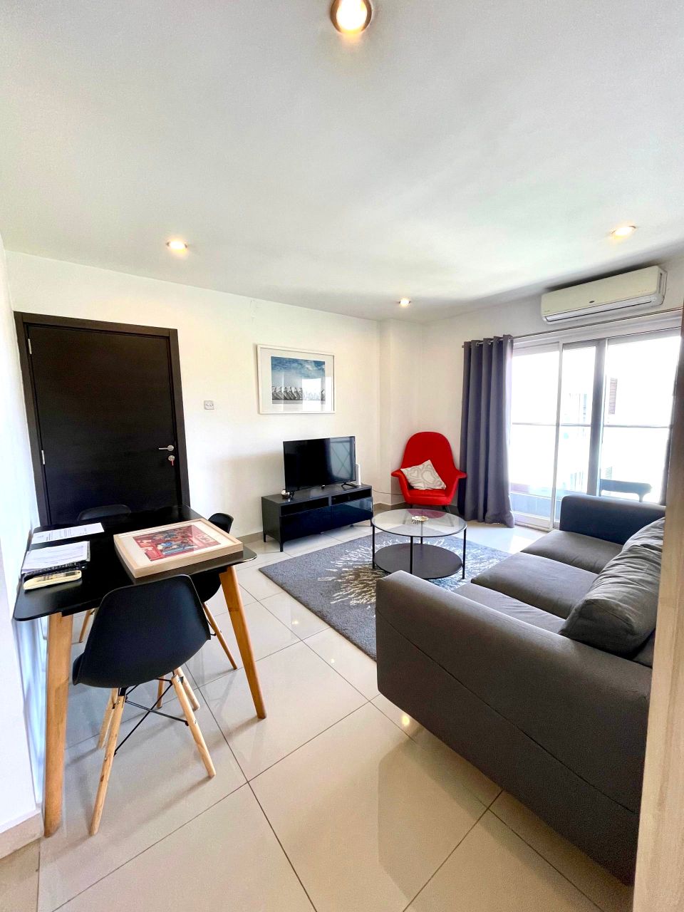 WhatsApp Image 2026-04-27 at 14.02.56 1-Bedroom Investment Unit for Sale – The Gallery Apartments