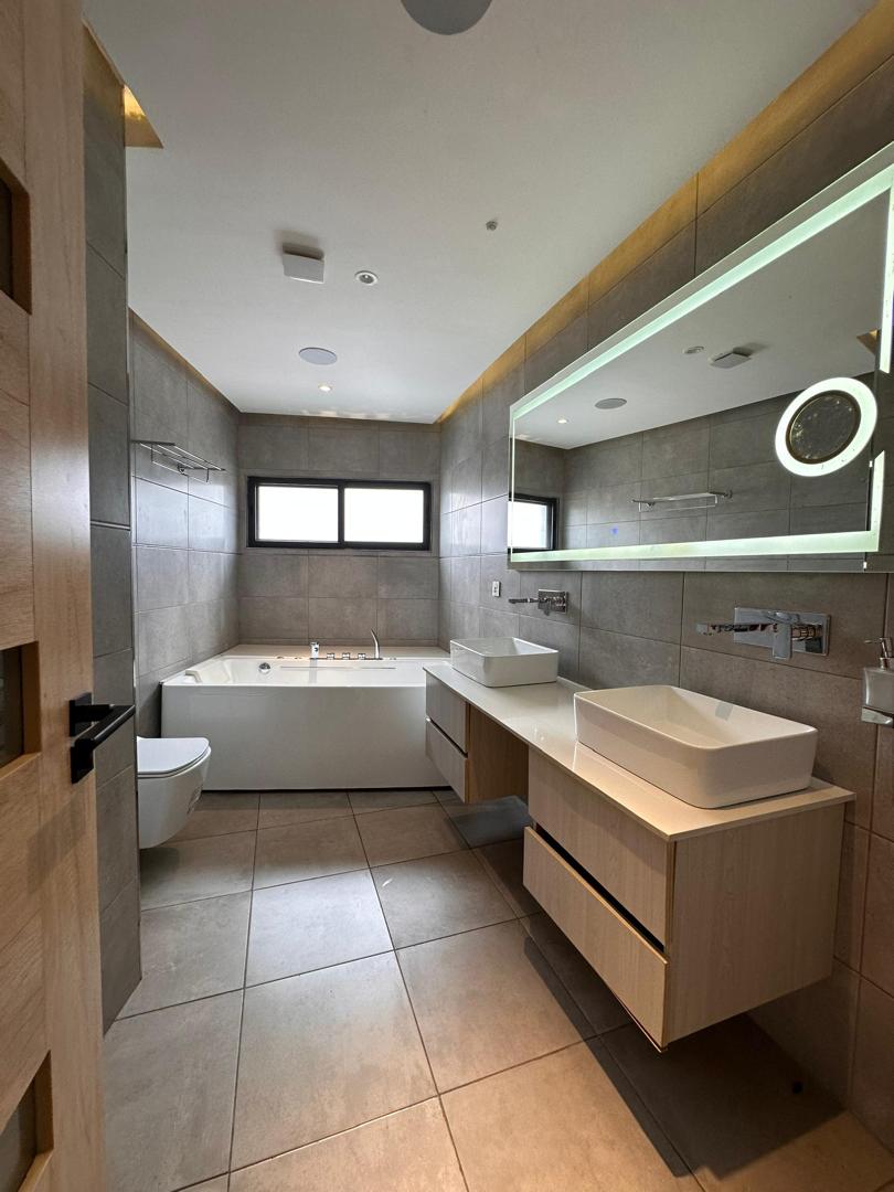 IMG_5715 Unfurnished 4 bedroom smart home for rent in Cantonments