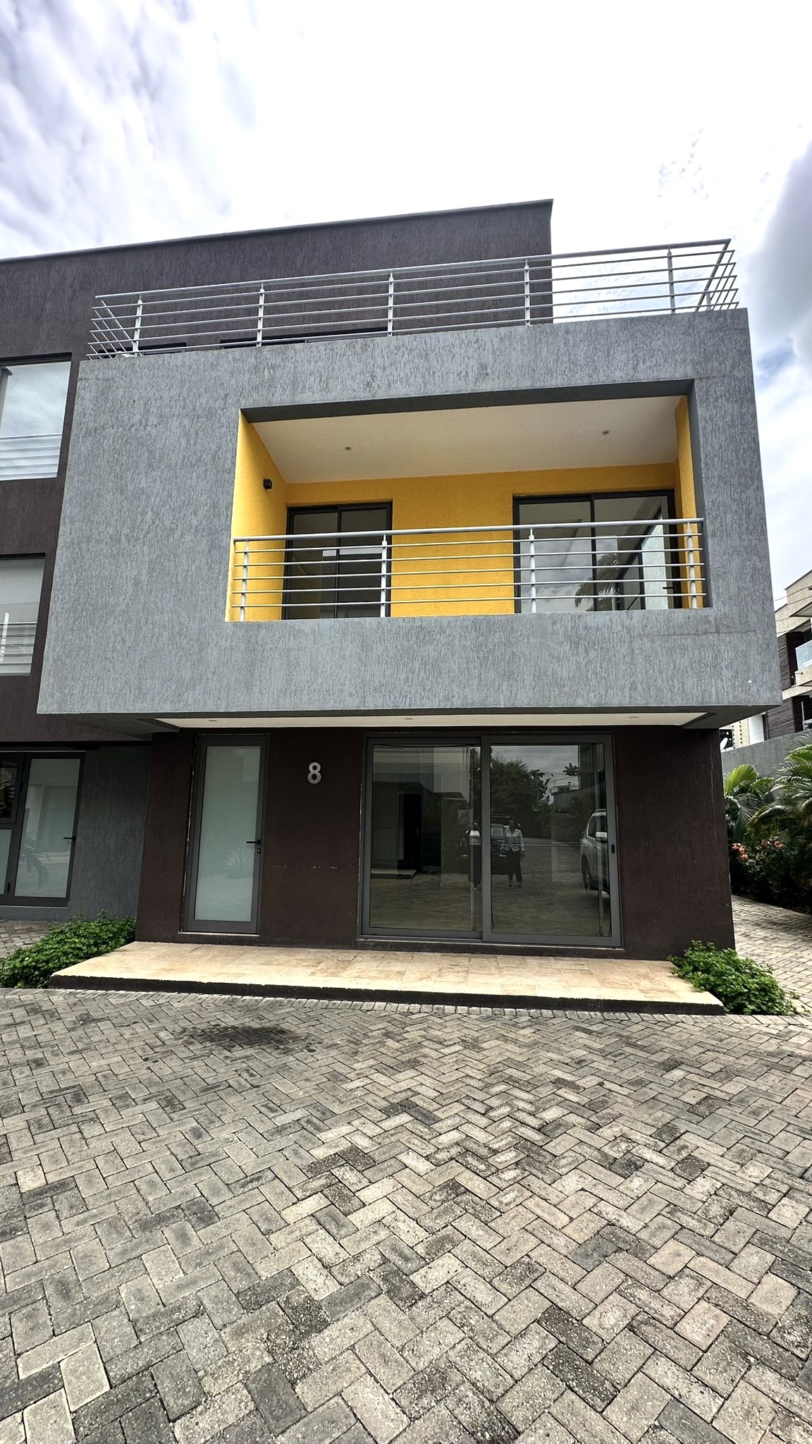 da8c3e03-6803-48ec-9931-a44964580723 3 bedroom unfurnished Duplex for rent Airport Residential Area