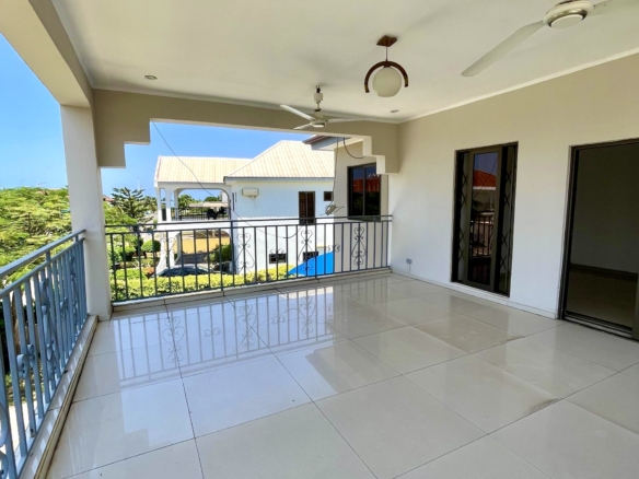5 bedroom House for at AU village