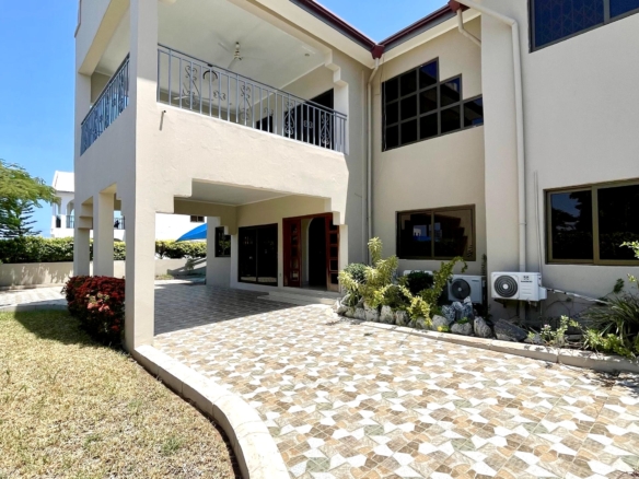 5 bedroom House for at AU village