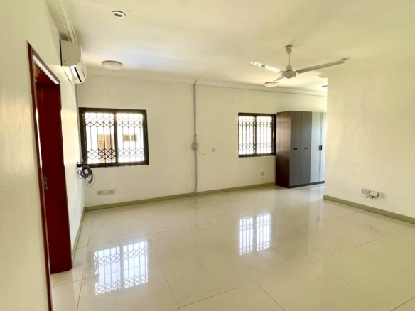 5 bedroom House for at AU village