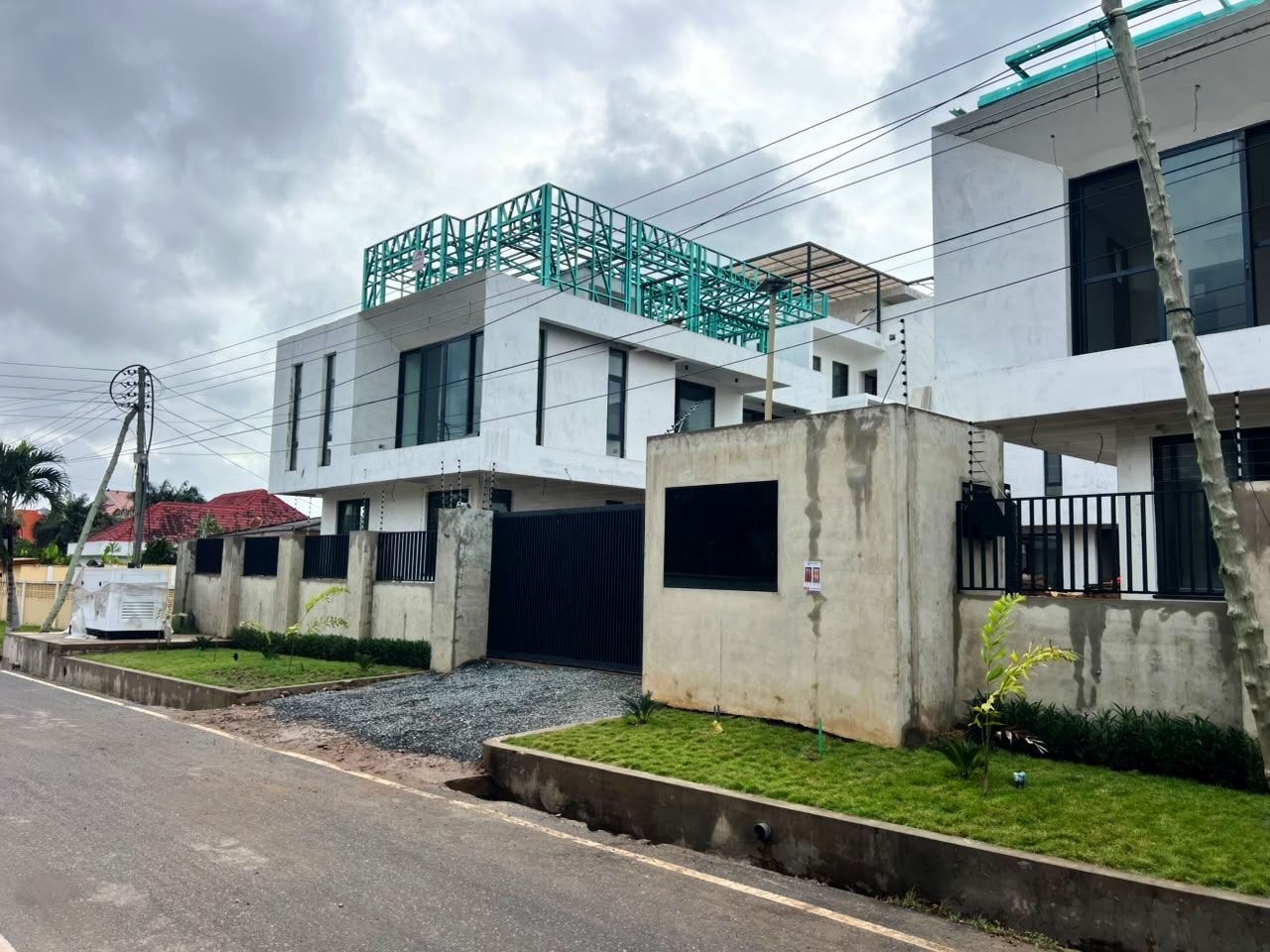 WhatsApp Image 2026-10-01 at 16.06.43 4-bedroom Home for Sale in Dzorwulu, Accra