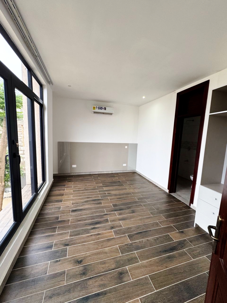 WhatsApp Image 2026-10-01 at 16.07.28 (1) – Copy 4-bedroom townhouses for Sale in Labone, Accra
